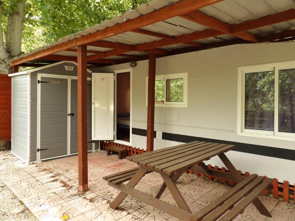 Отель Oasis Country Park Ругат Экстерьер фото