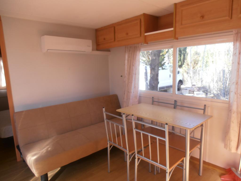 Отель Oasis Country Park Ругат Экстерьер фото